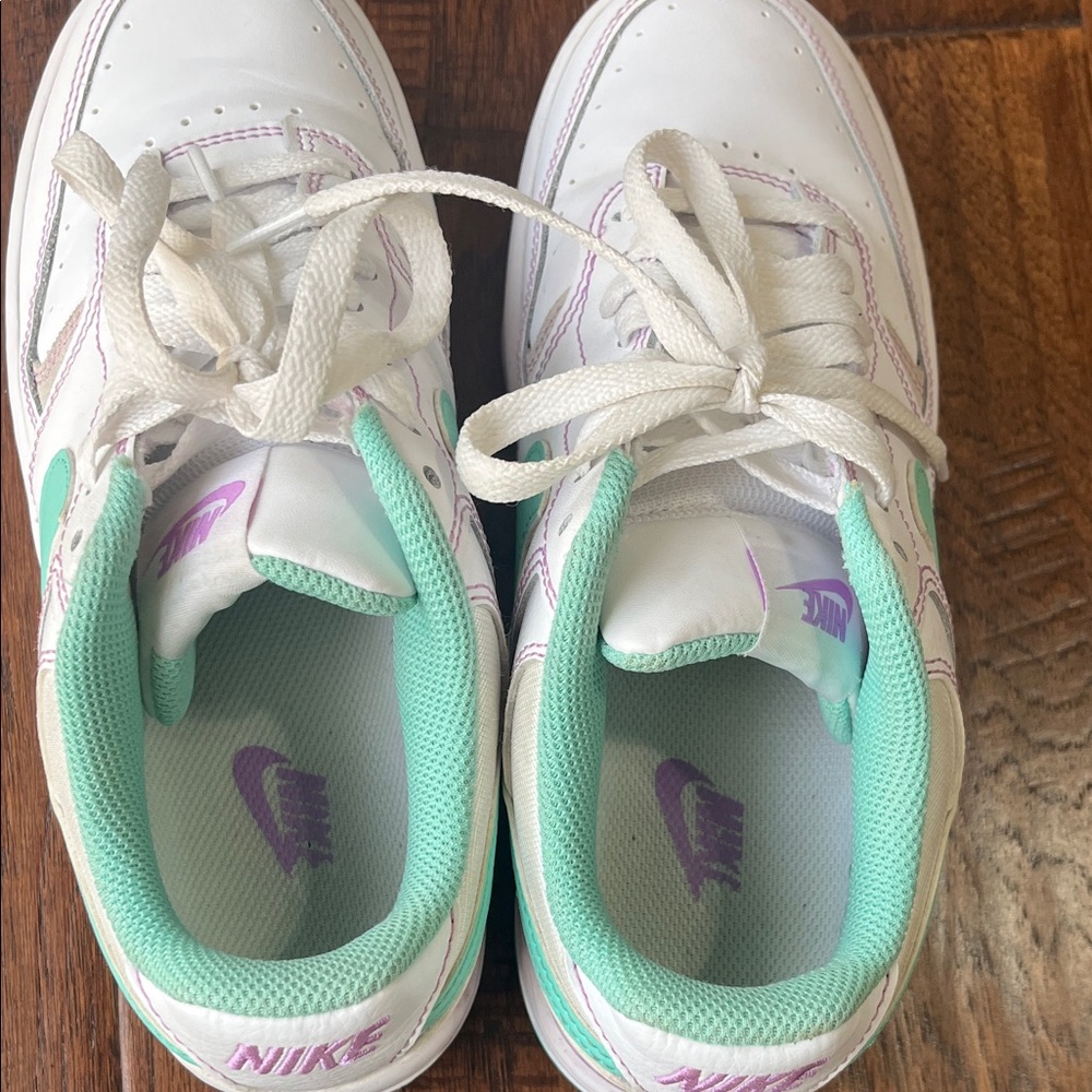 Nike Sneakers in White and Mint - Picture 5 of 7